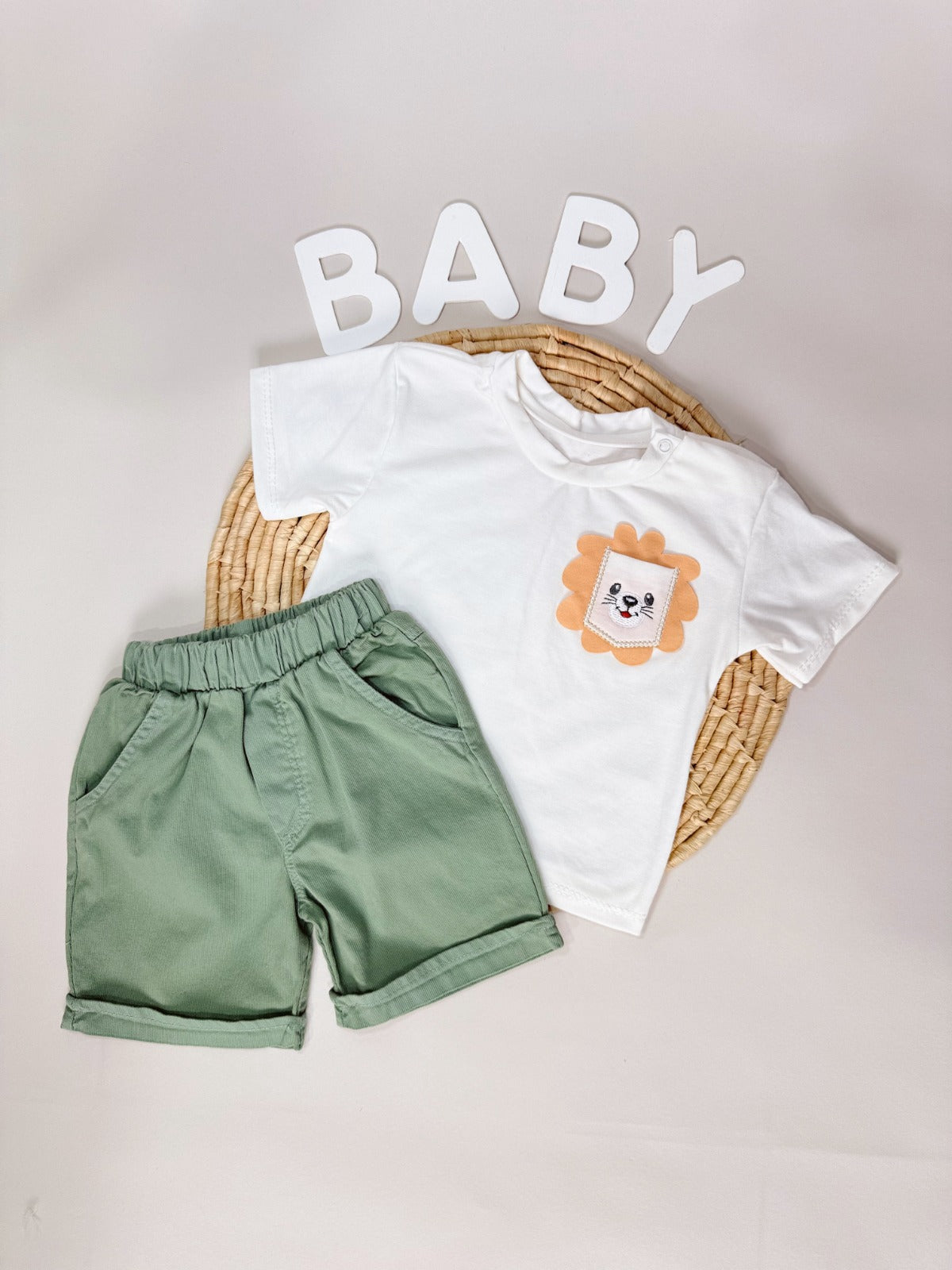Conjunto León Blanco Con Verde