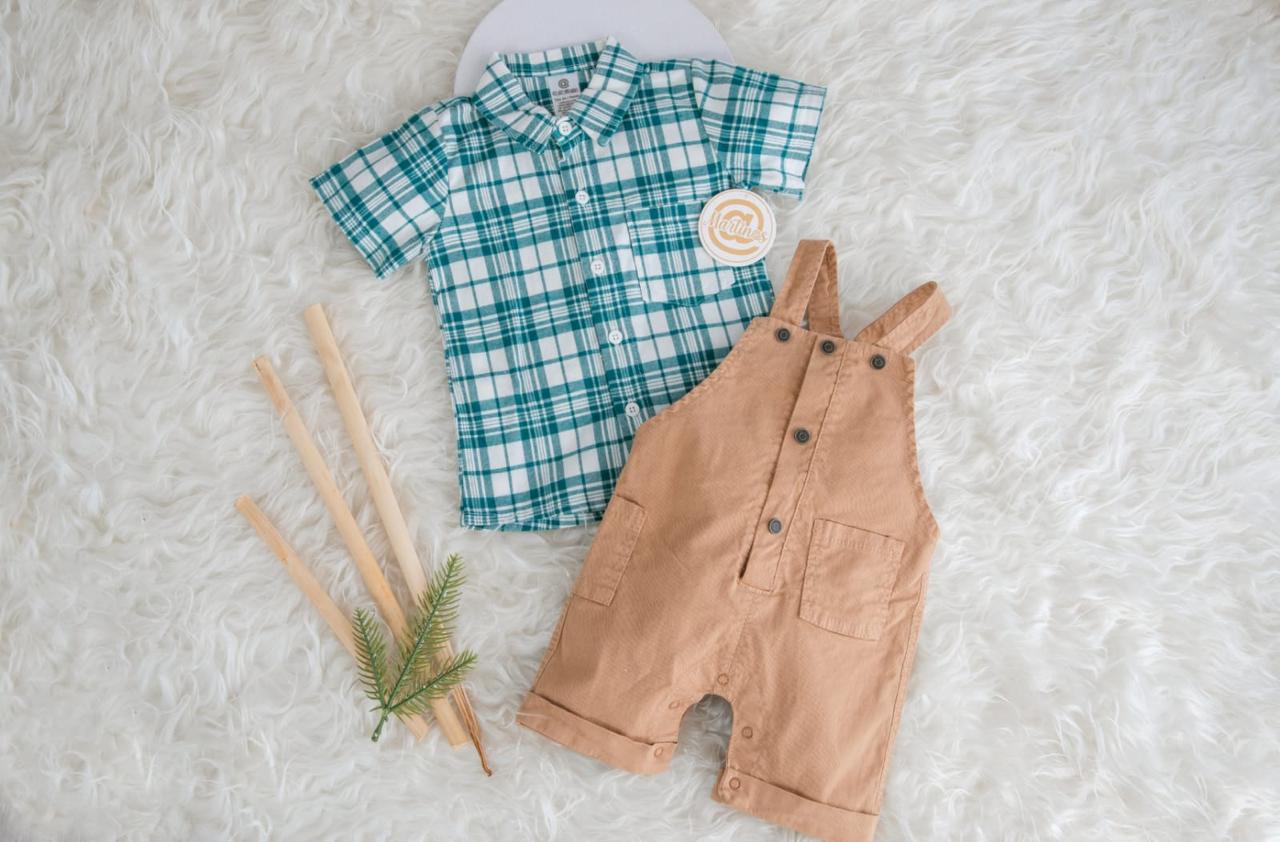 Braga Beig Con Camisa de Cuello de Cuadros Verdes