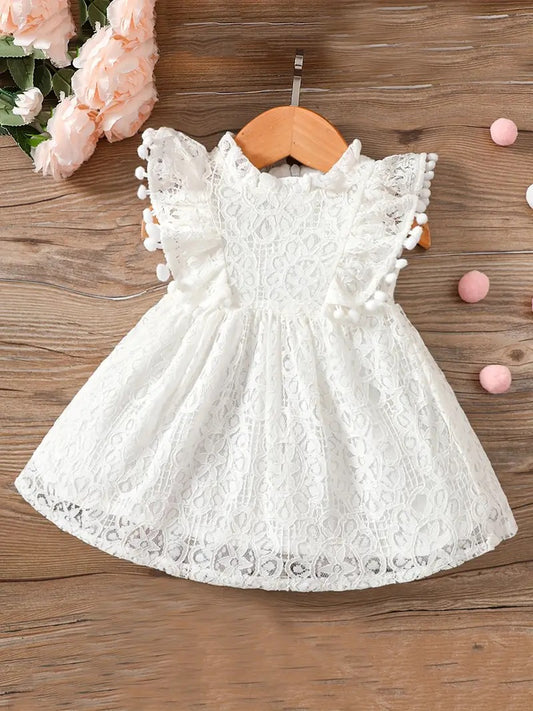 Vestido Blanco con Detalles