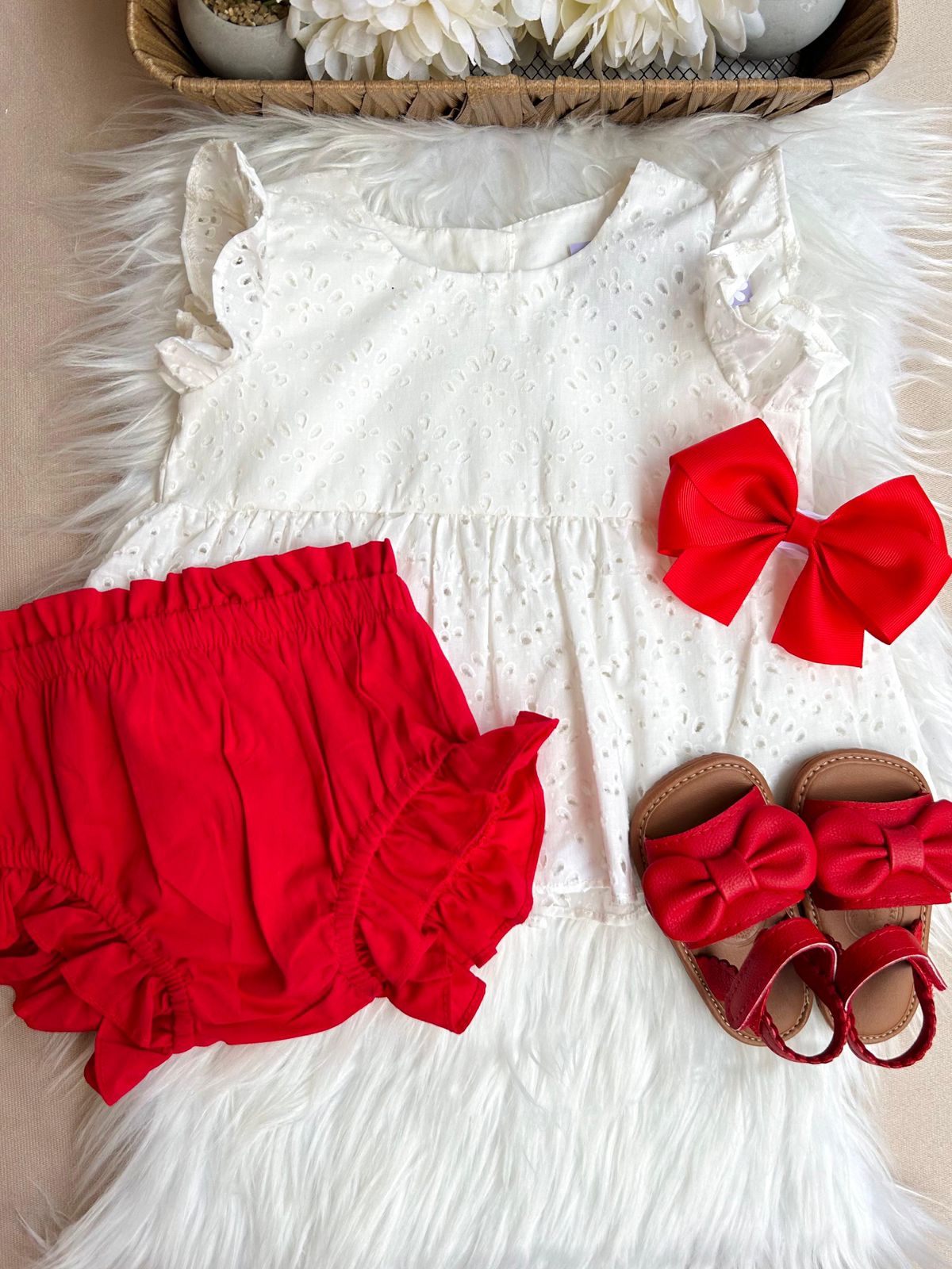 Conjunto de Ojalillo Blanco con Rojo