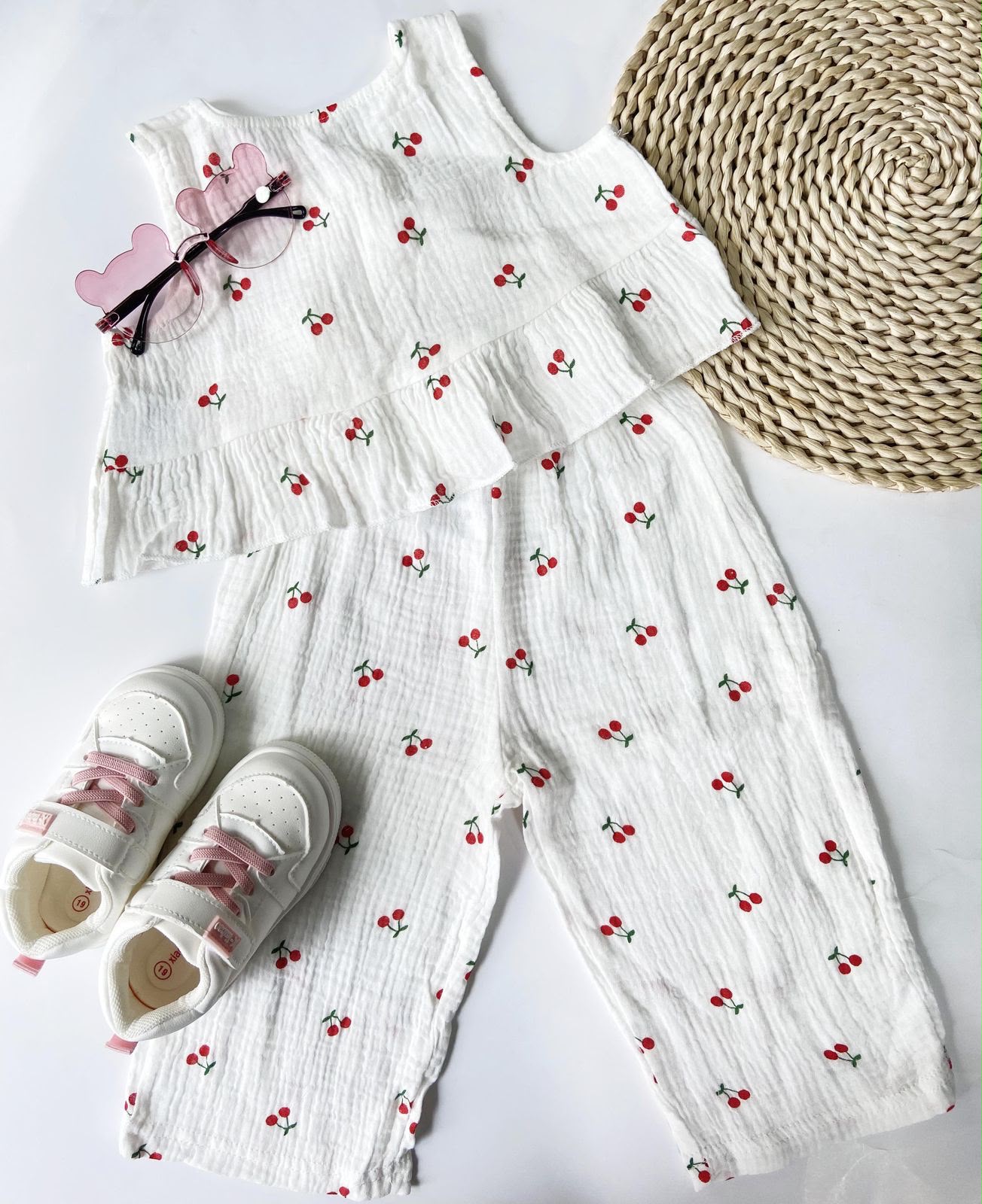 Conjunto De Dos Piezas Blanco con Cereza