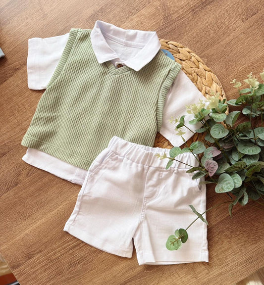 Conjunto Blanco con Chaleco Verde