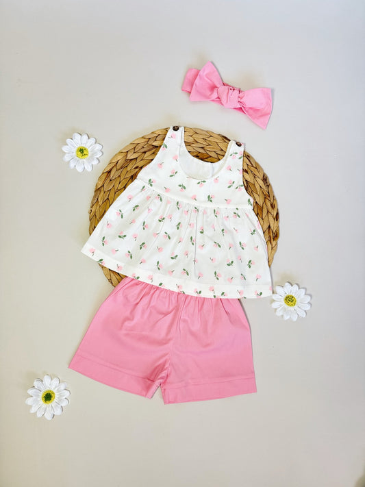 Conjunto Rosado con Camisa Blanca de Flores