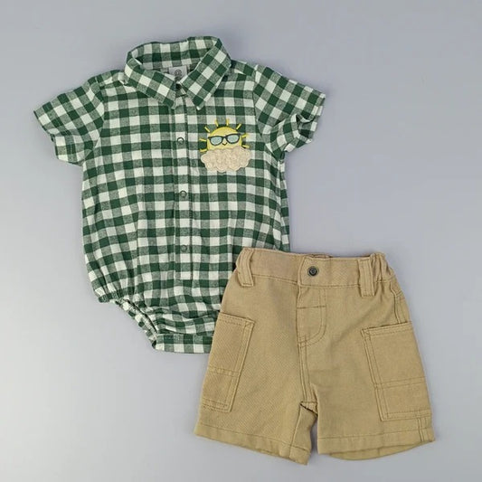 Conjunto Asoleador A Cuadros Verdes Con Short Beige En Drill