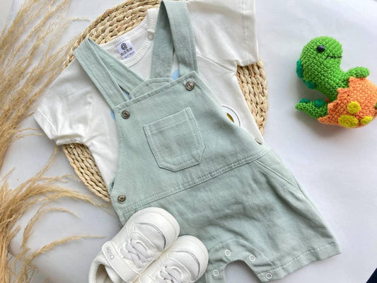 Braga Verde Con Camisa Blanca Para Bebé Niño