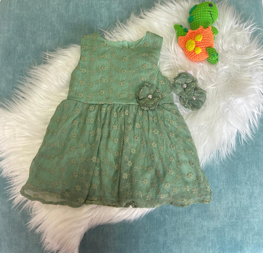 Vestido Verde con Detalles de Encaje  y Short