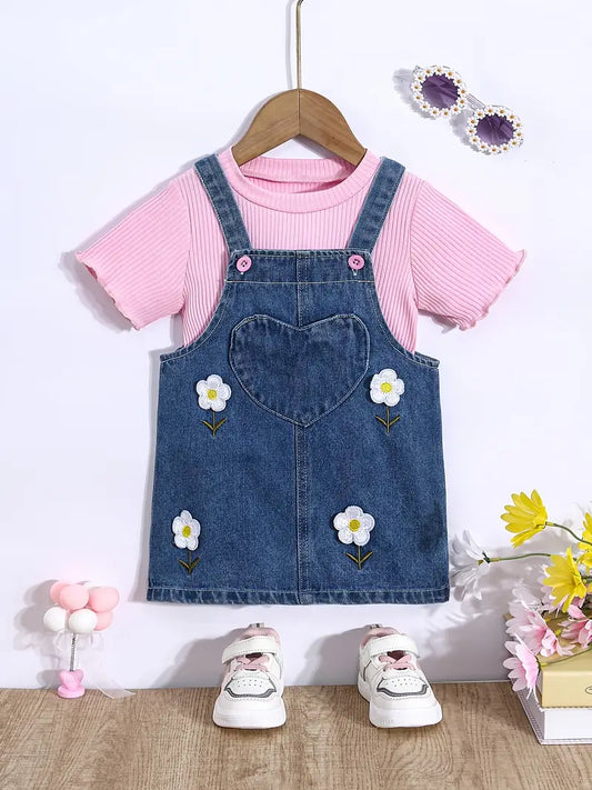 Jardinera en Jeans con Camisa Rosada